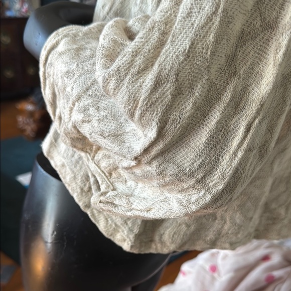 Elegant Cream Button-Up Women's Top - Picture 6 of 16